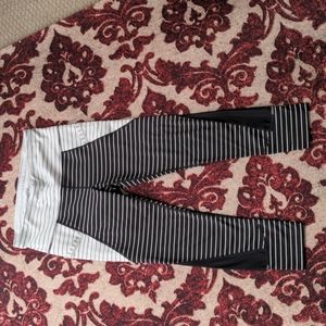 Athleta striped relay capri